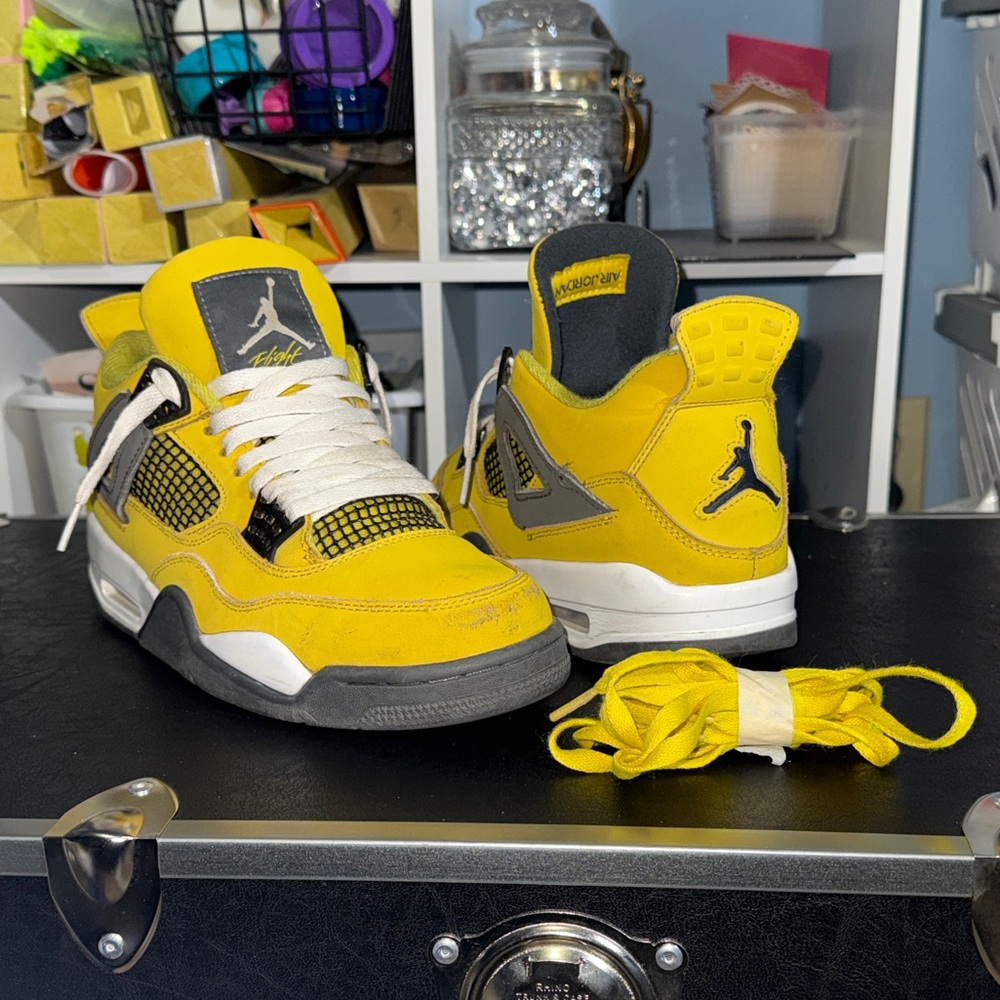 Air Jordan 4 Retro - Lightning Mens9